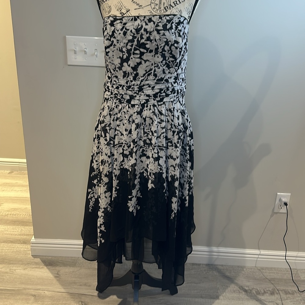 WHBM Chiffon Black and White Overlay Dress Size 14 P2P 19” Waist 17” length 39” - Picture 3 of 11